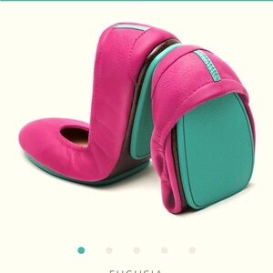 Fuchsia Tieks size 6